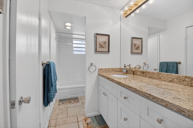 Building Photo - 3575 S Ocean Blvd
