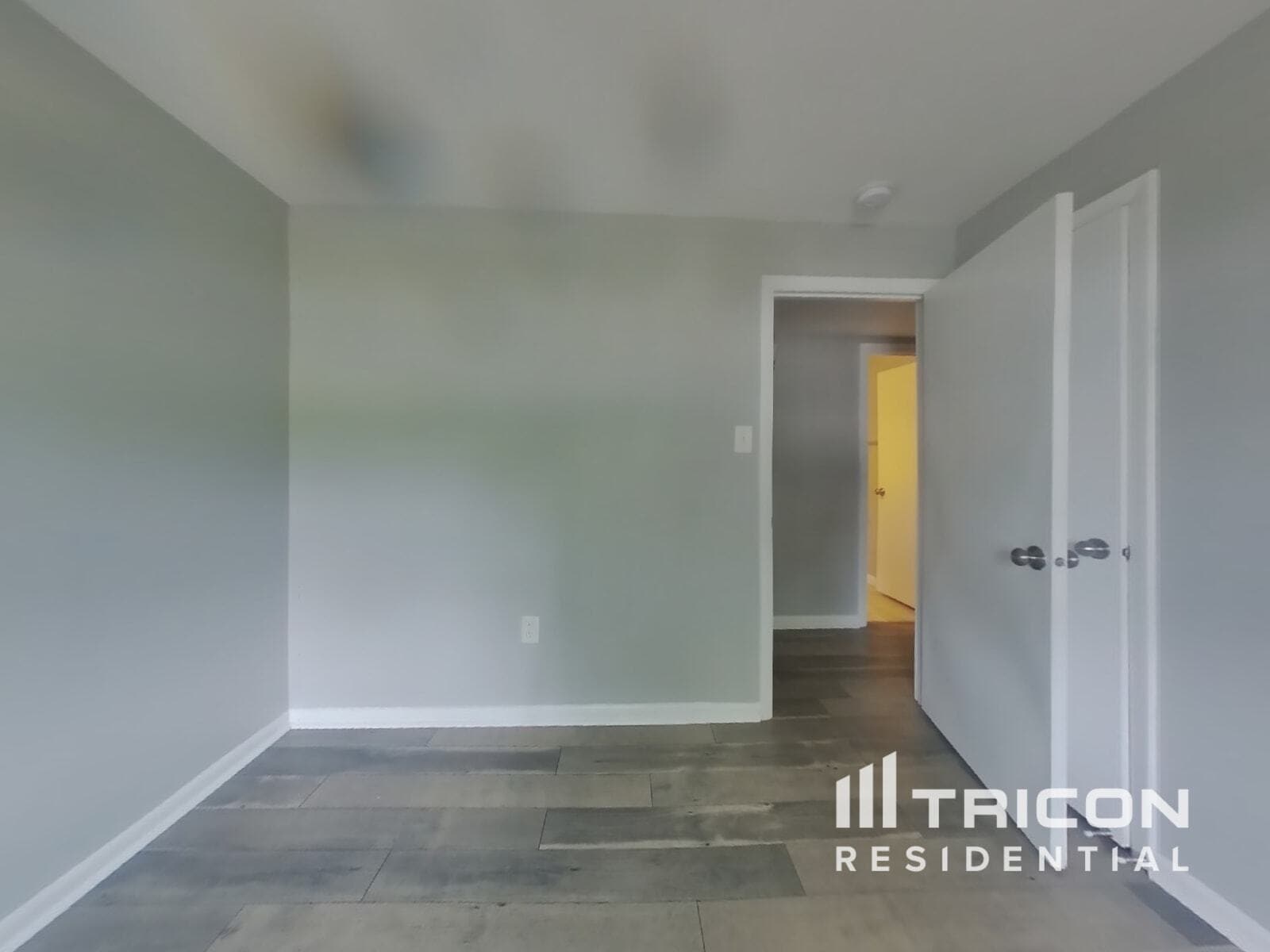 Building Photo - 3908 Granville Pl