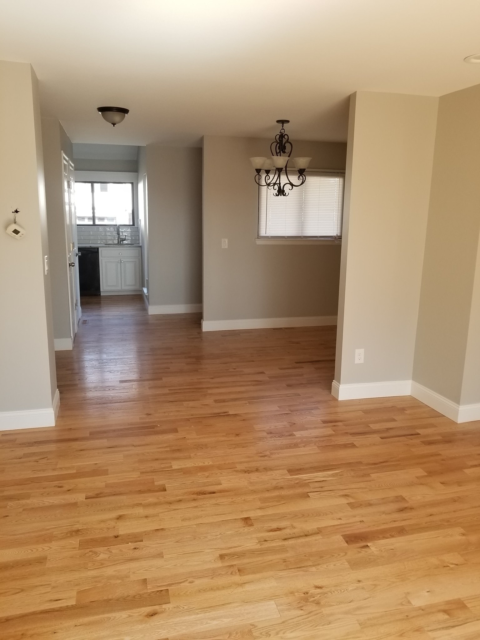 dinning room/ living room - 285 Queen St