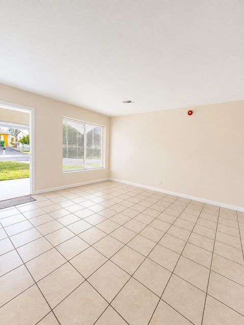 Building Photo - 4285 SW 49th St