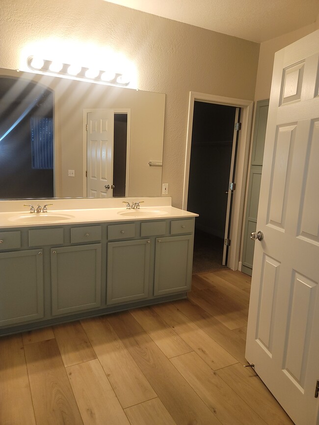 Building Photo - 2243 Thomsen Way