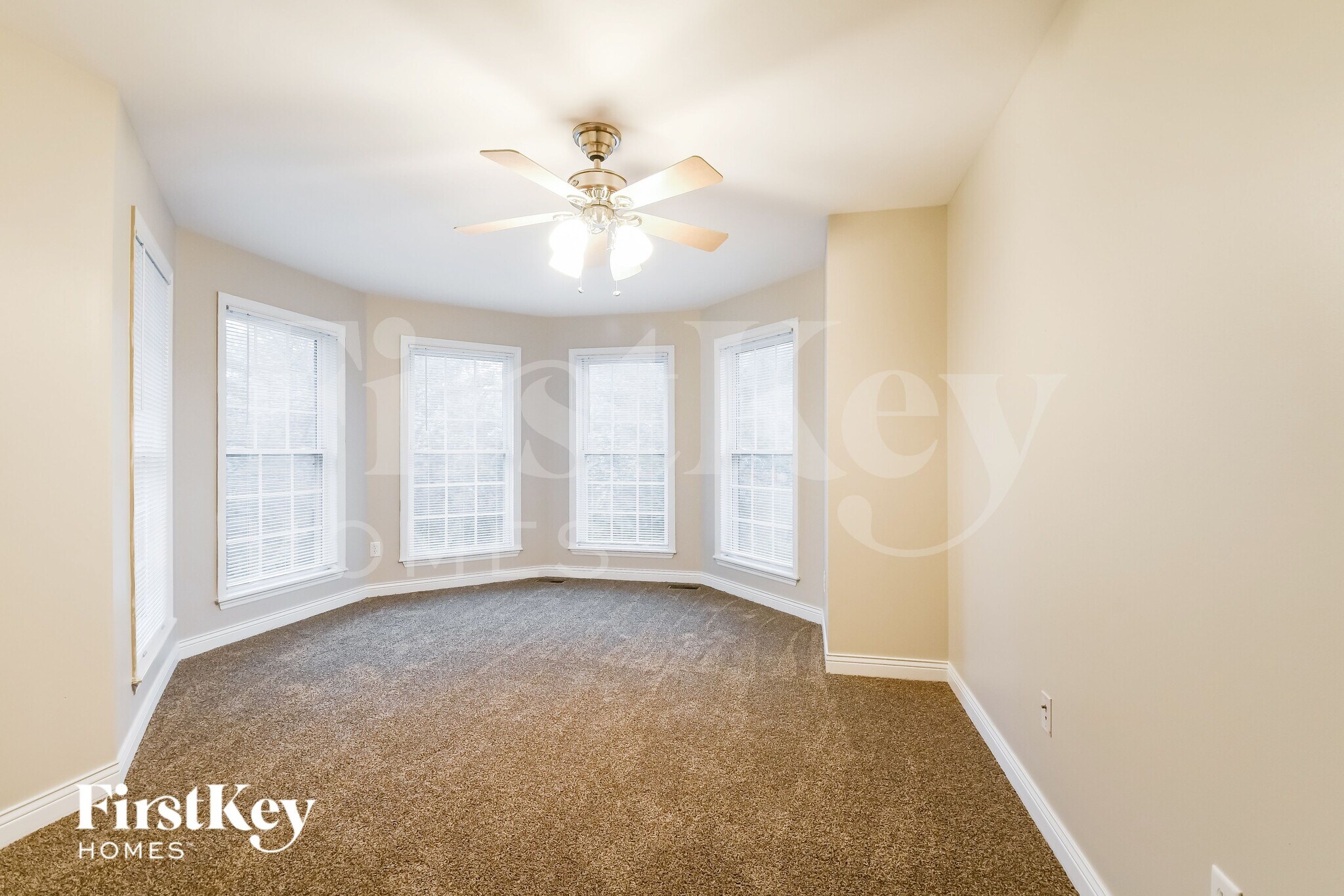 Building Photo - 32040 Fairway Dr N