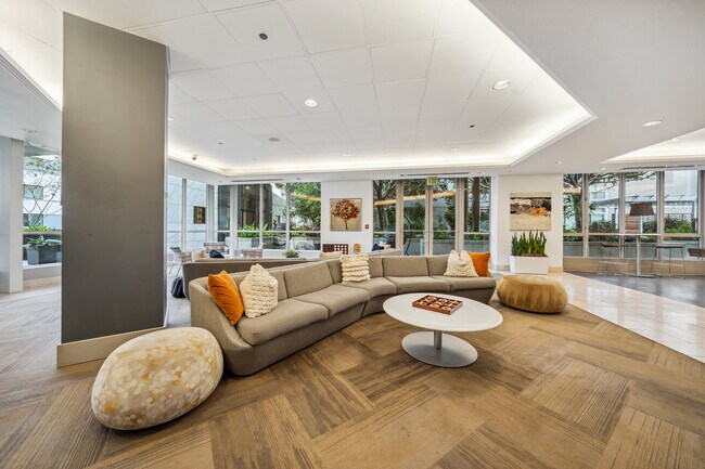 Building Photo - 388 Beale St