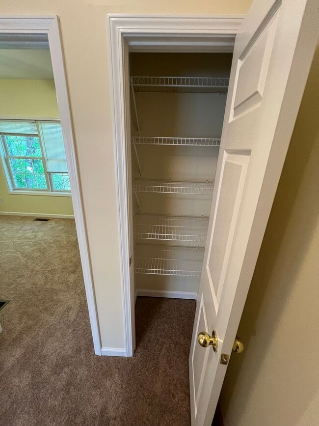 Building Photo - Arden 2 Bedroom Townhome:  Quiet and Spacious