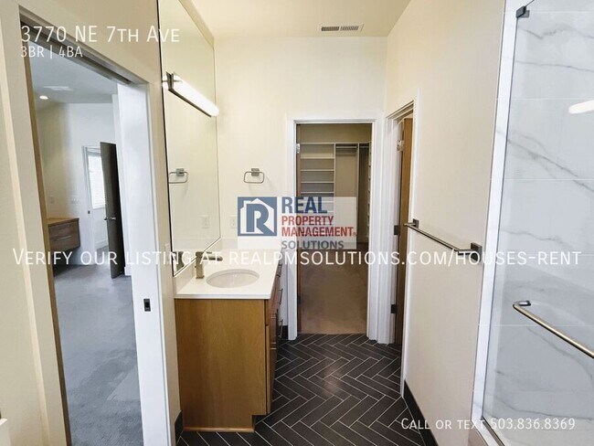 Building Photo - 3770 NE 7th Ave