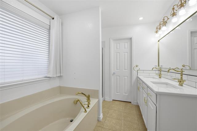 Building Photo - 835 Evergreen Ln