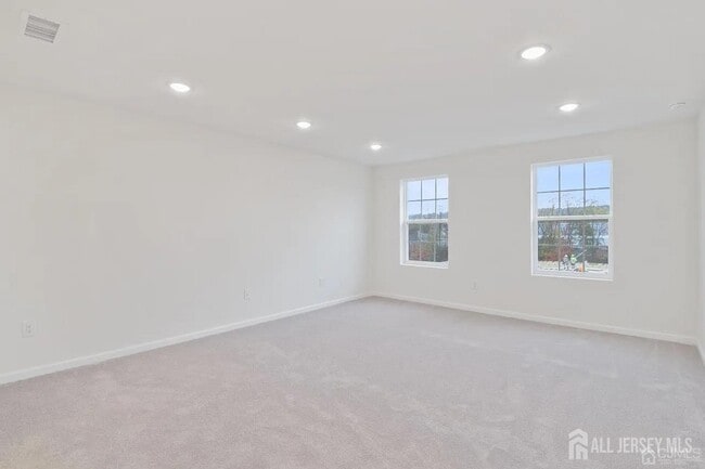 Building Photo - 735 Station Rd