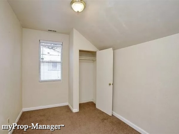 Building Photo - Beautiful/Updated - TEXT ONLY(971) 704-4675?