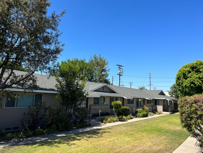 Building Photo - Charming 1 Bedroom unit, completely remode...