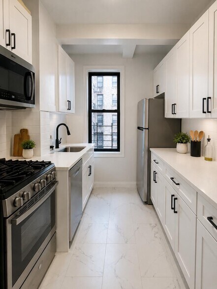 Building Photo - 308 W 104th St