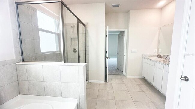 Building Photo - 17915 Cantarina Cove