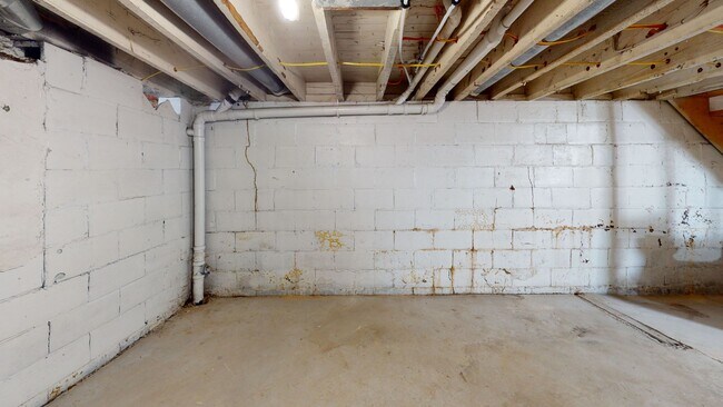 Building Photo - Renovated 2 Bed /1 Bath Single Family Home...