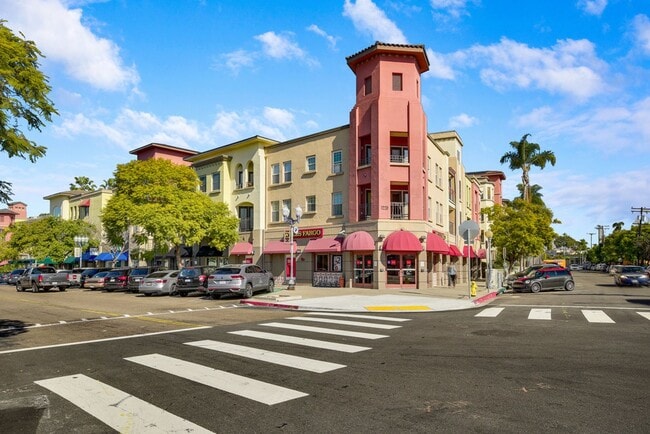 Building Photo - 2 bedroom 2 bathroom condo in Uptown District!