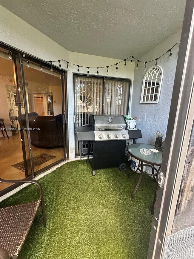 Building Photo - 1211 S Independence Dr