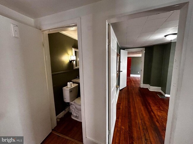 Building Photo - 308 S Raleigh St