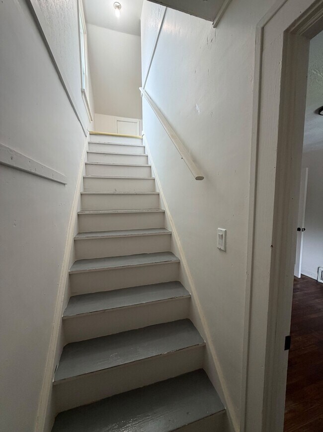 Building Photo - 3559 W 122nd St