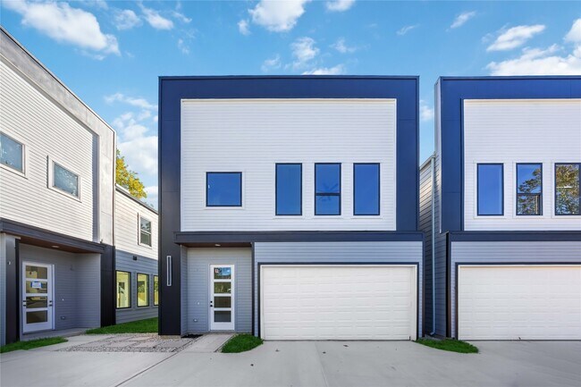 Building Photo - 7129 England St