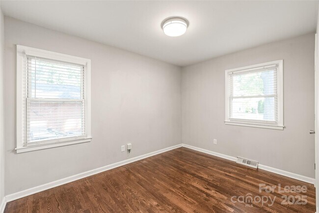 Building Photo - 3932 Slagle Dr