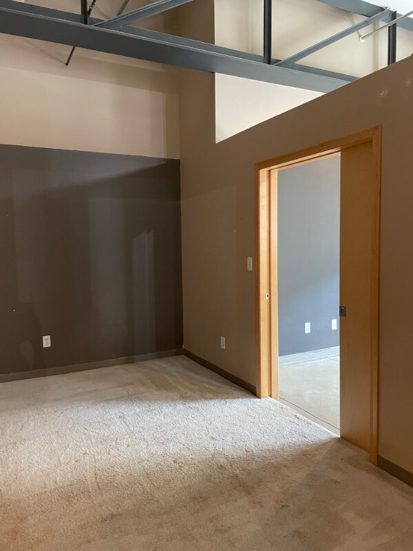 Building Photo - 111 E Franklin Ave