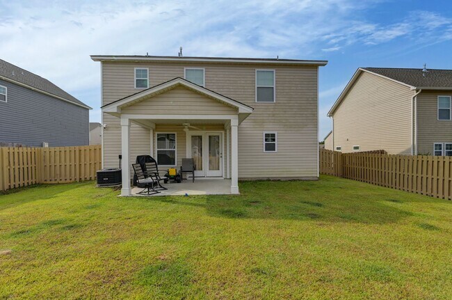 Building Photo - Spacious 5-Bedroom, 3-Bath Home with Modern Features in Elgin!