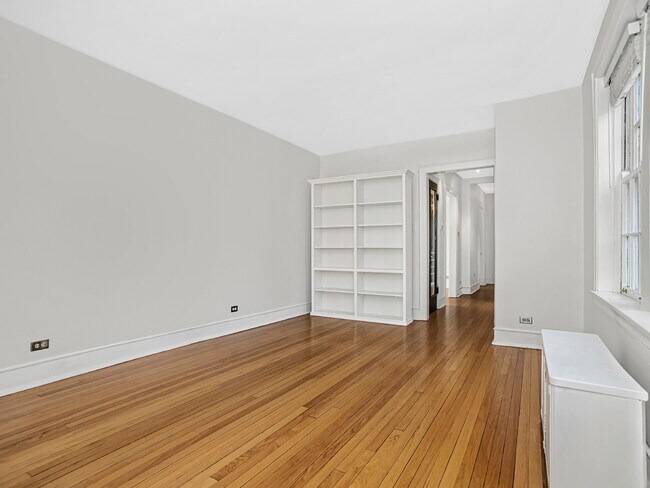 Building Photo - 594 Sheridan Square