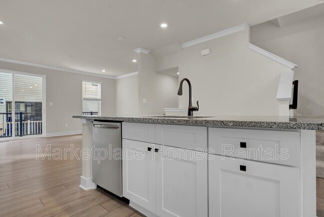Building Photo - 4332 Roland Heights Ave