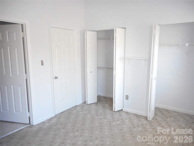 Building Photo - 8235 Circle Tree Ln