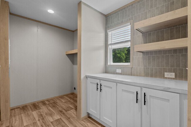 Building Photo - New build home on a spacious lot!