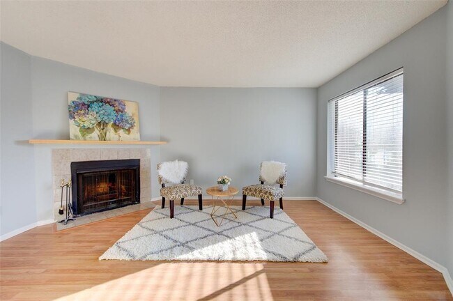 Building Photo - 1620 Good Day Dr
