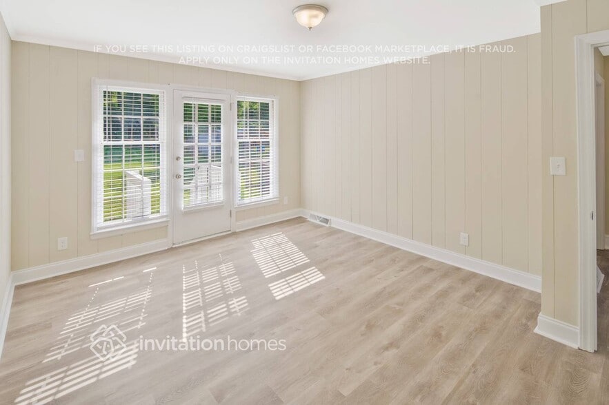 Building Photo - 4213 Gladstone Ln