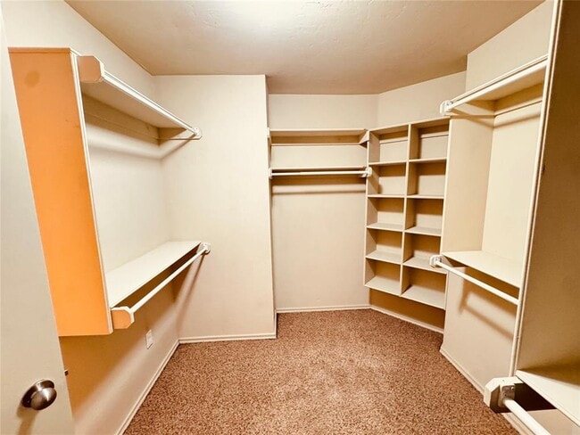 Building Photo - 601 Ellsworth Ave