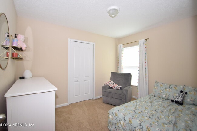 Building Photo - 12593 Itani Wy