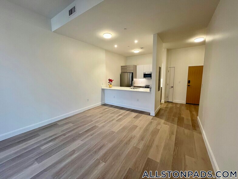 Building Photo - 1079 Commonwealth Ave