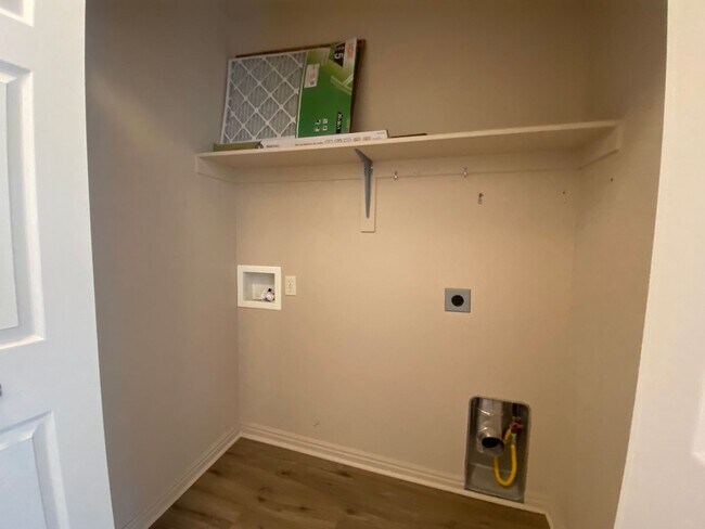 Building Photo - ADORABLE HOUSE FOR RENT IN HURRICANE