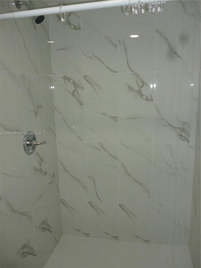 Building Photo - 4611 SW 19th St