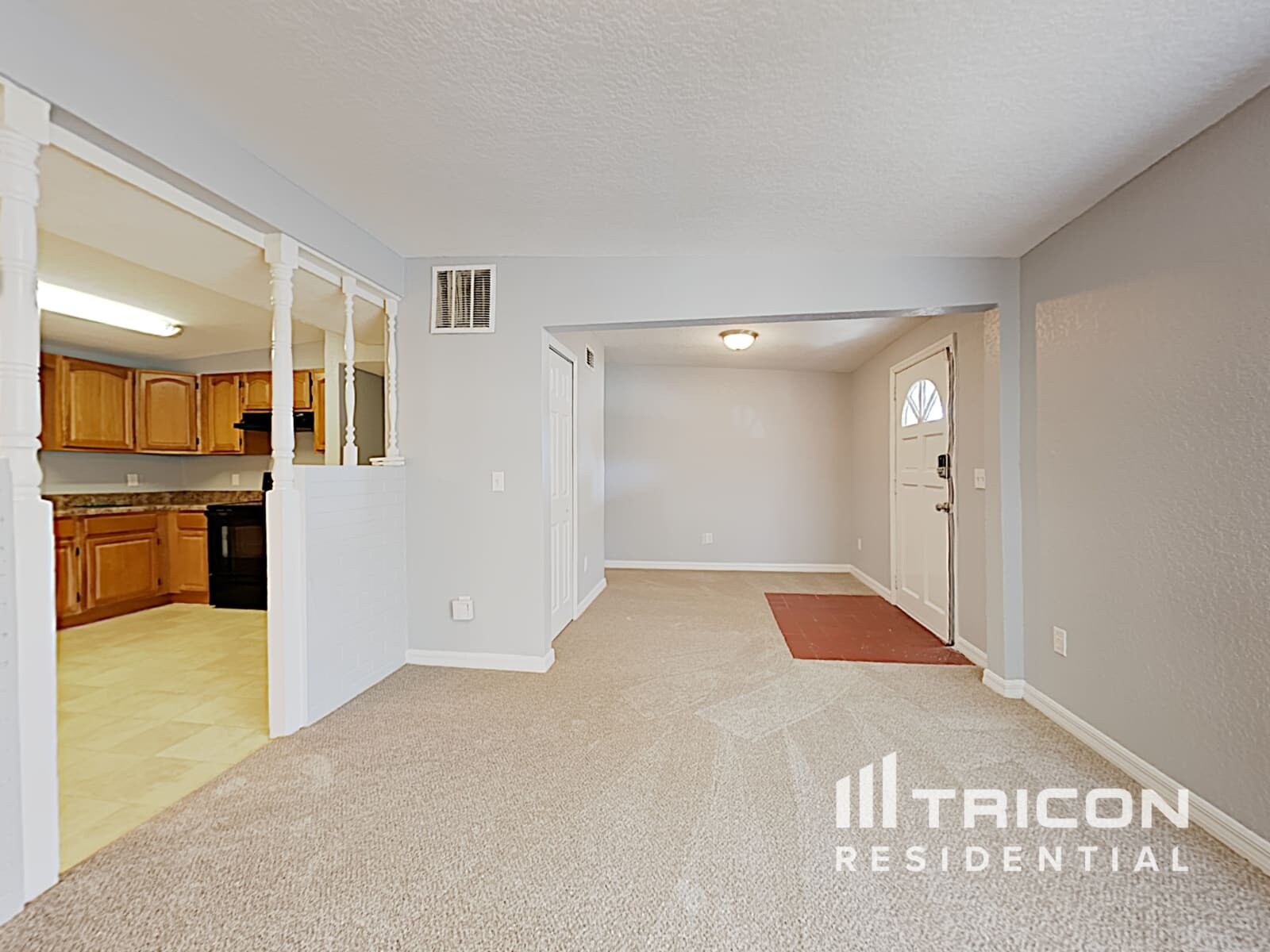 Building Photo - 2160 Alemanda Dr