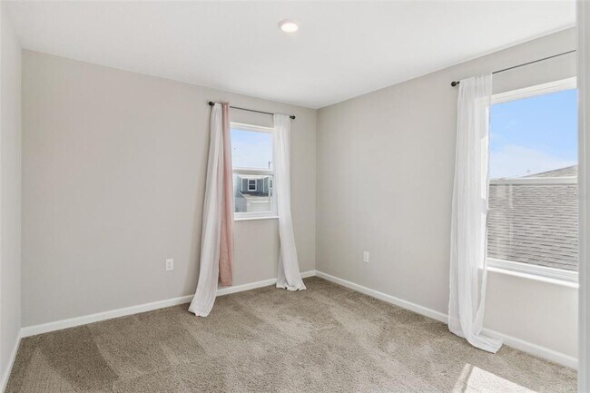 Building Photo - 5580 Maddie Dr