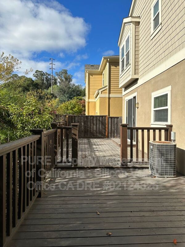 Building Photo - 134 Creekside Village Dr