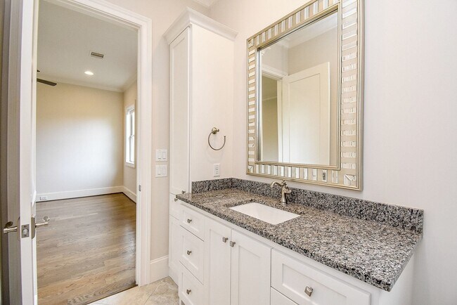 Building Photo - 810 Remington Glade Dr