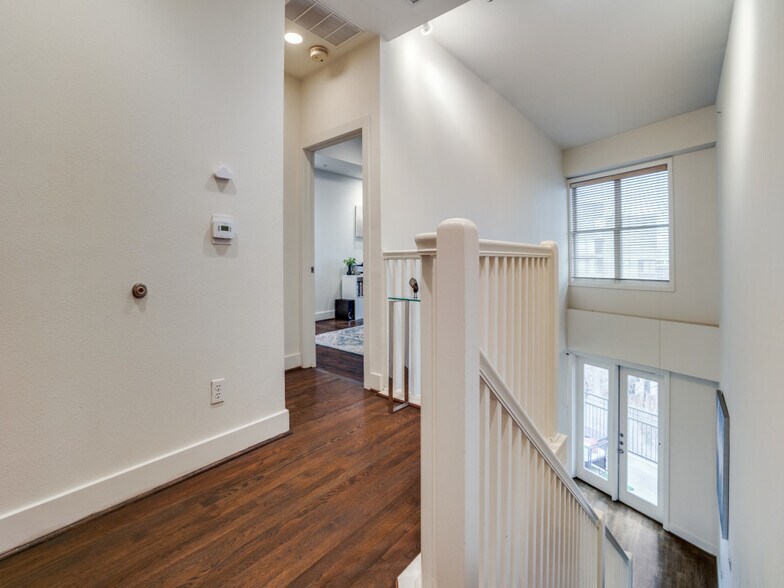 Building Photo - 5055 Addison Cir
