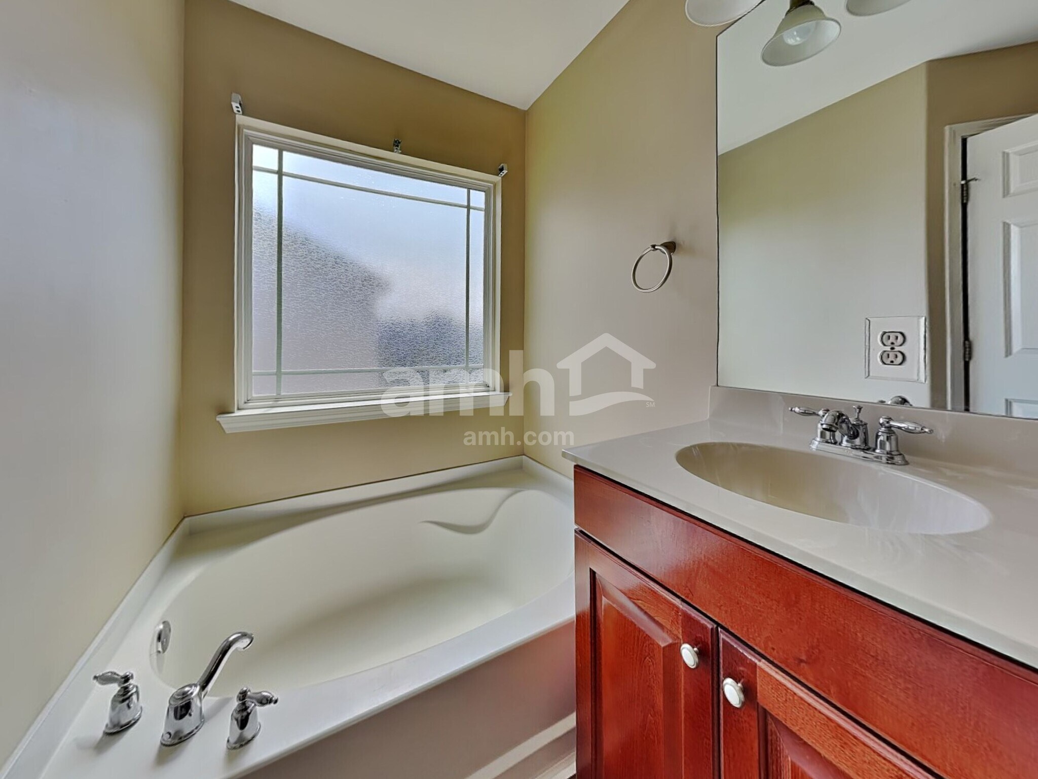 Building Photo - 132 Pine View Xing