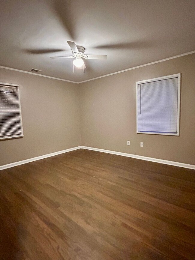 Building Photo - Newly Renovated Home in Binghampton