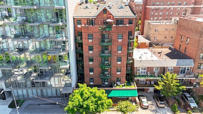 Primary Photo - 83-71 116th St