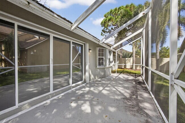 Building Photo - 12865 Meadowbend Dr