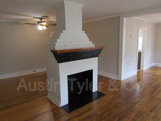 Building Photo - 4750 Pelt St