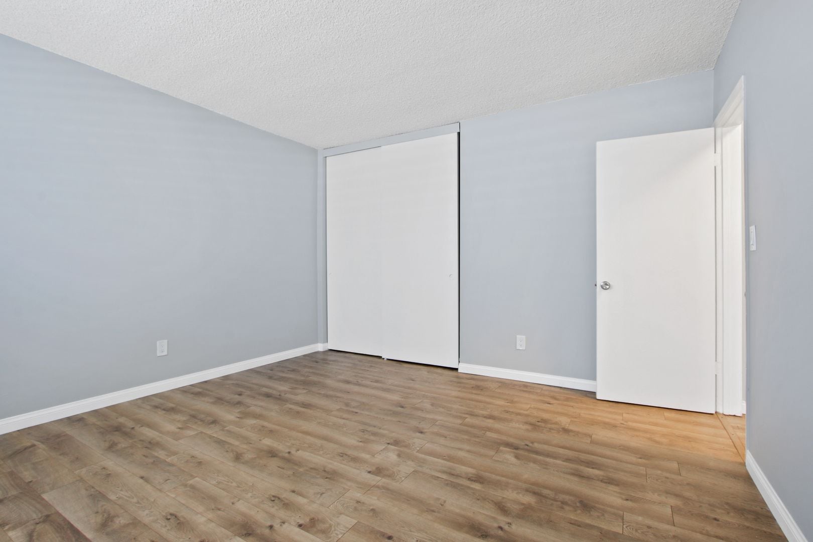 Building Photo - 3625 Mentone Ave