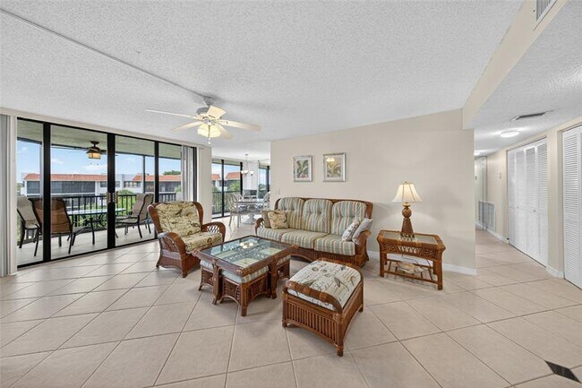 Building Photo - 800 Jeffery St