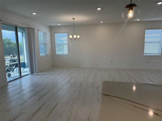 Building Photo - 279 Sunfish Dr