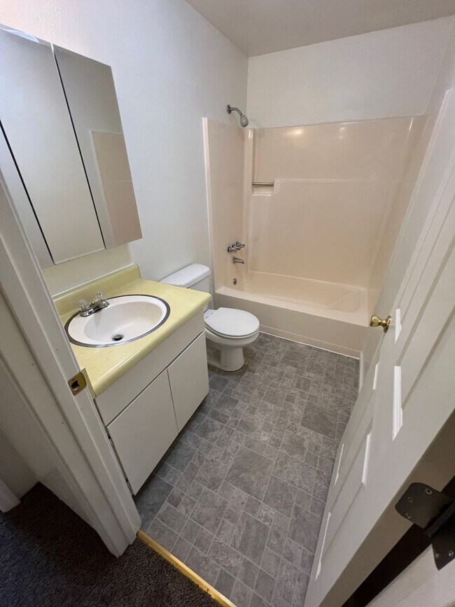 Building Photo - cold02