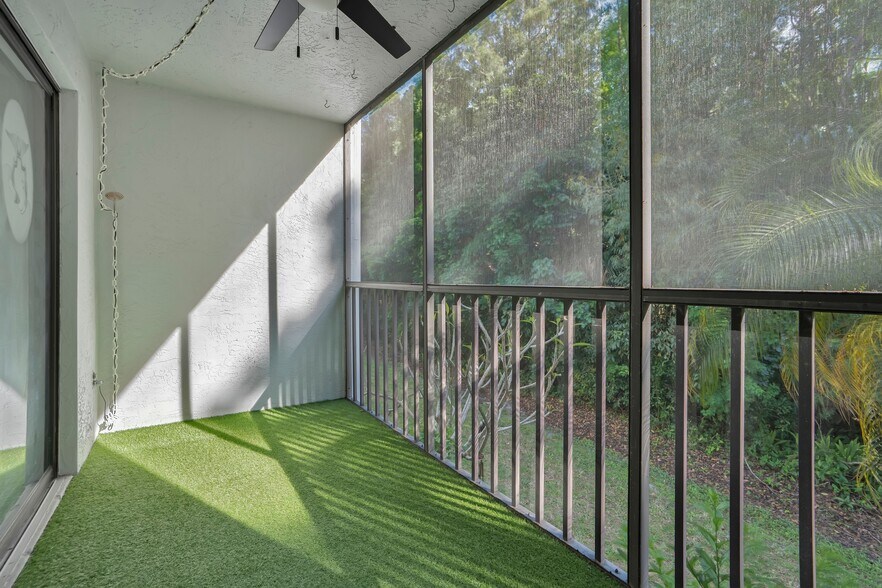 Building Photo - 9610 Green Cypress Ln